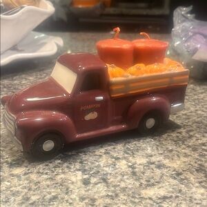 Yankee Candle Ceramic Truck with Pumpkins Decor